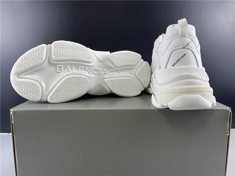 Ba*len*cia*ga triple s sneakers (white with logo) 524039 w06e2 2021