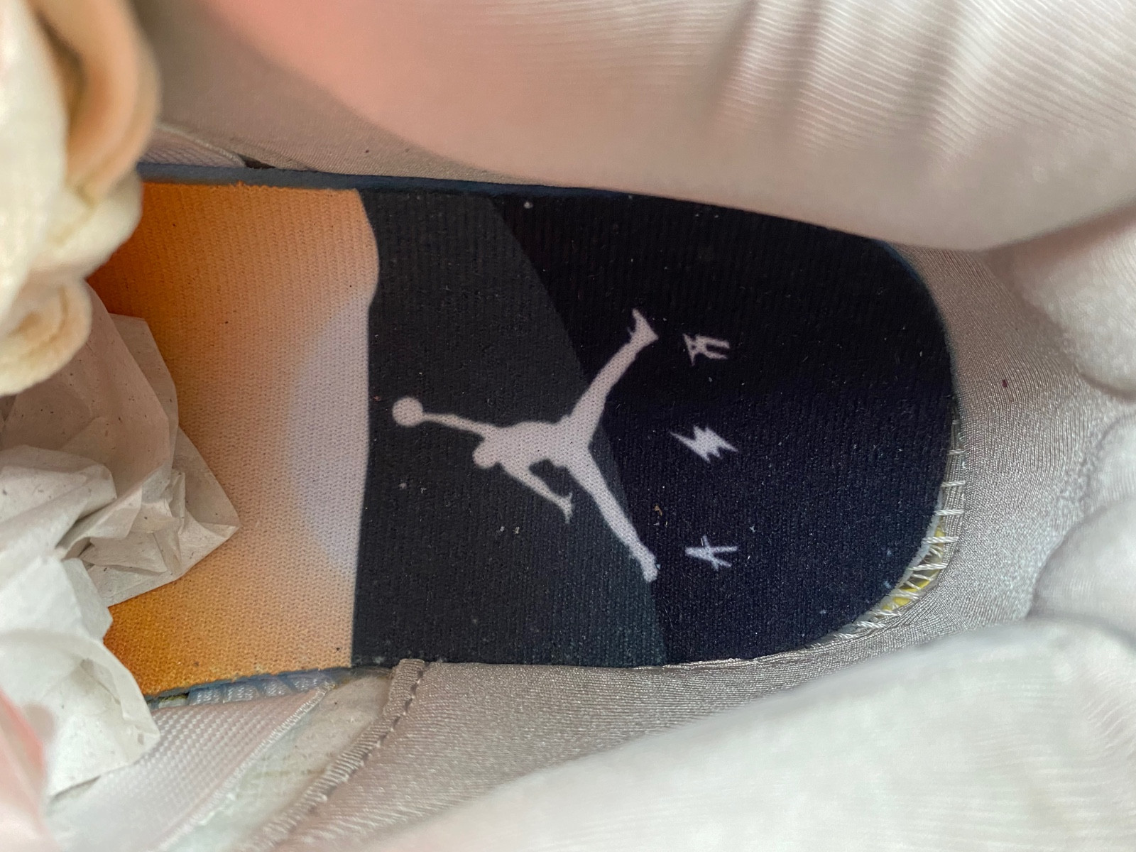 J Balvin x Air Jordan 4 AQ0344-901