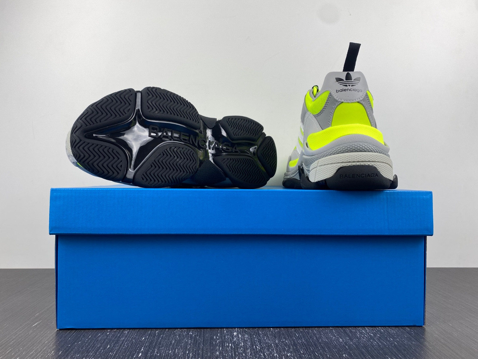 Ba*len*cia*ga triple s 712821 w2zb5 7512