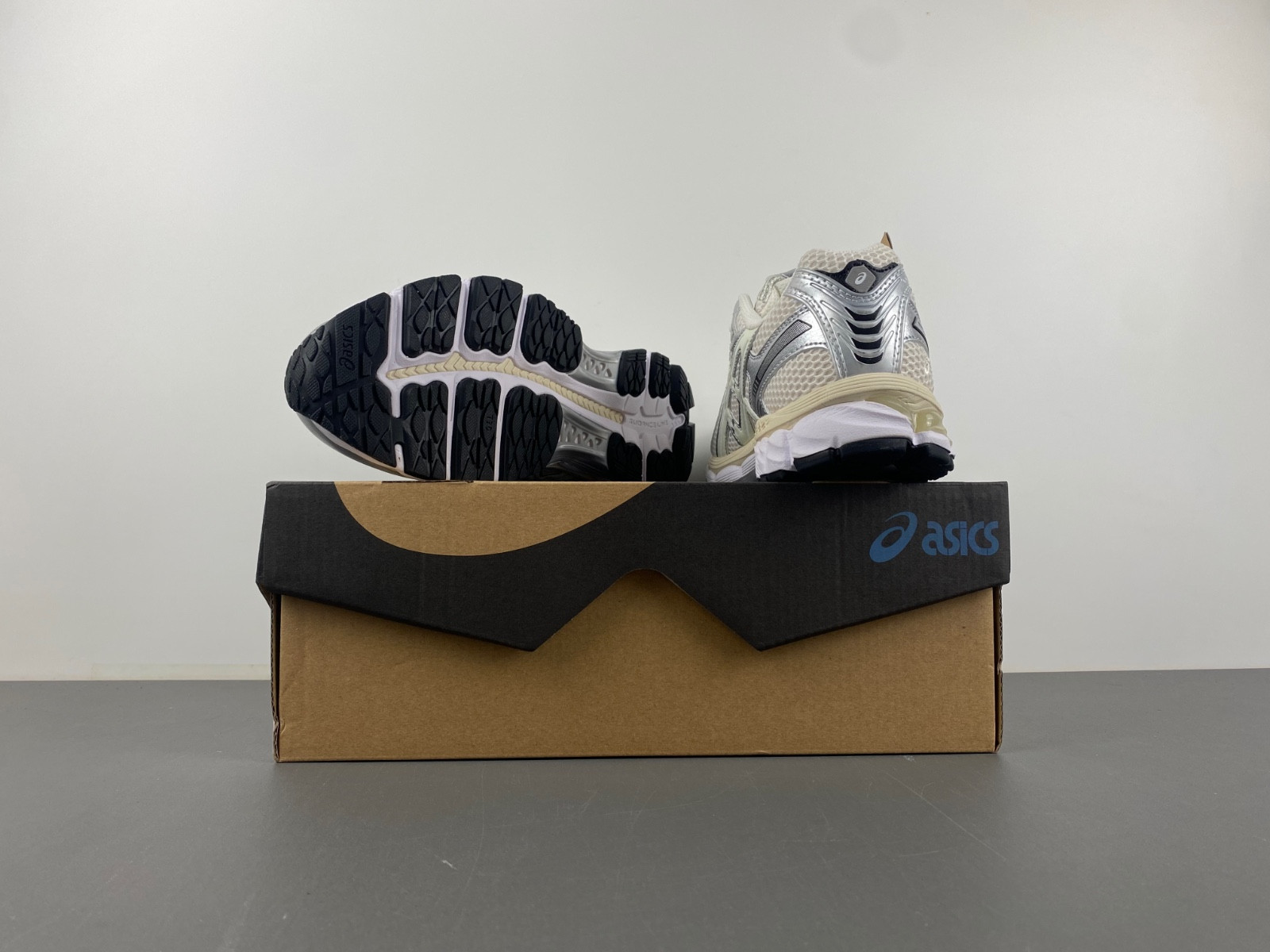 As*ic*s gel-kayano 12.1 x ronnie fieg "cream" | 1203a555-100