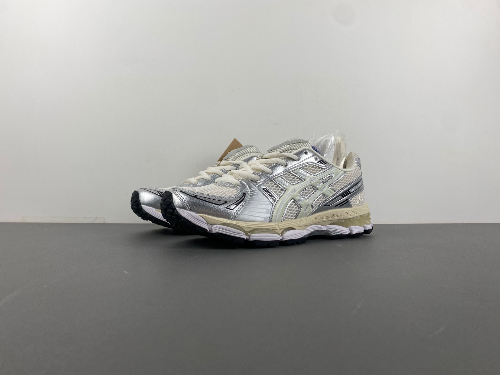 As*ic*s gel-kayano 12.1 x ronnie fieg "cream" | 1203a555-100