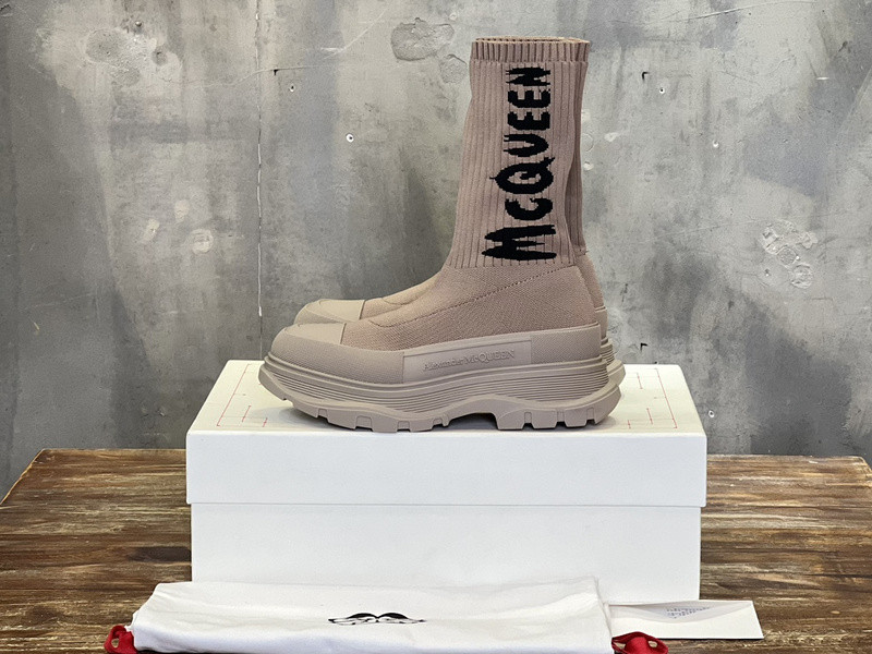 a1exa*der Mcqv*en tread sock-style boots