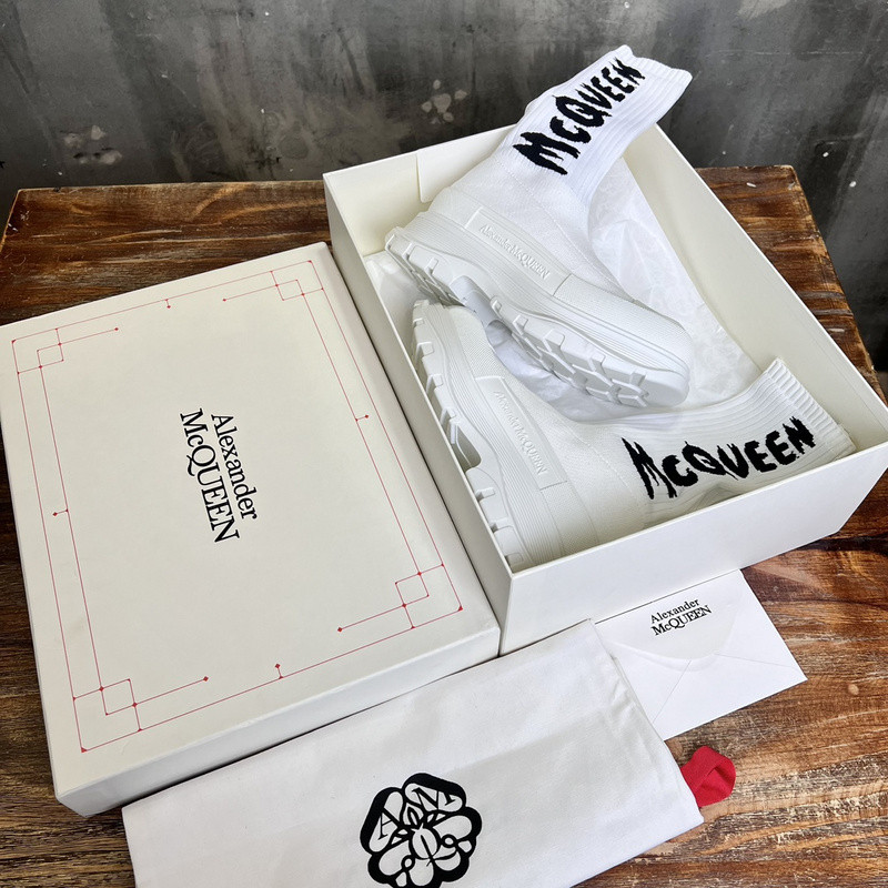 a1exa*der Mcqv*en tread sock-style boots