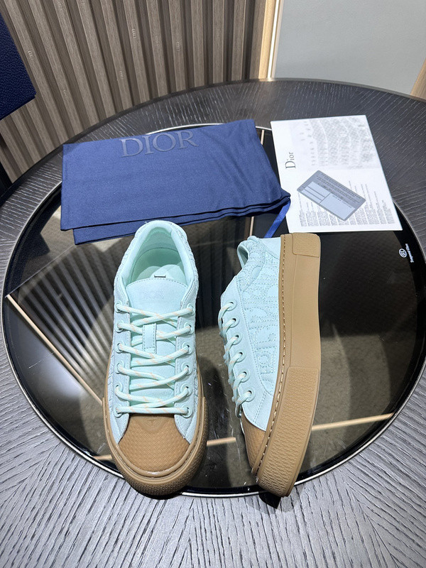 DR B33 SNEAKER