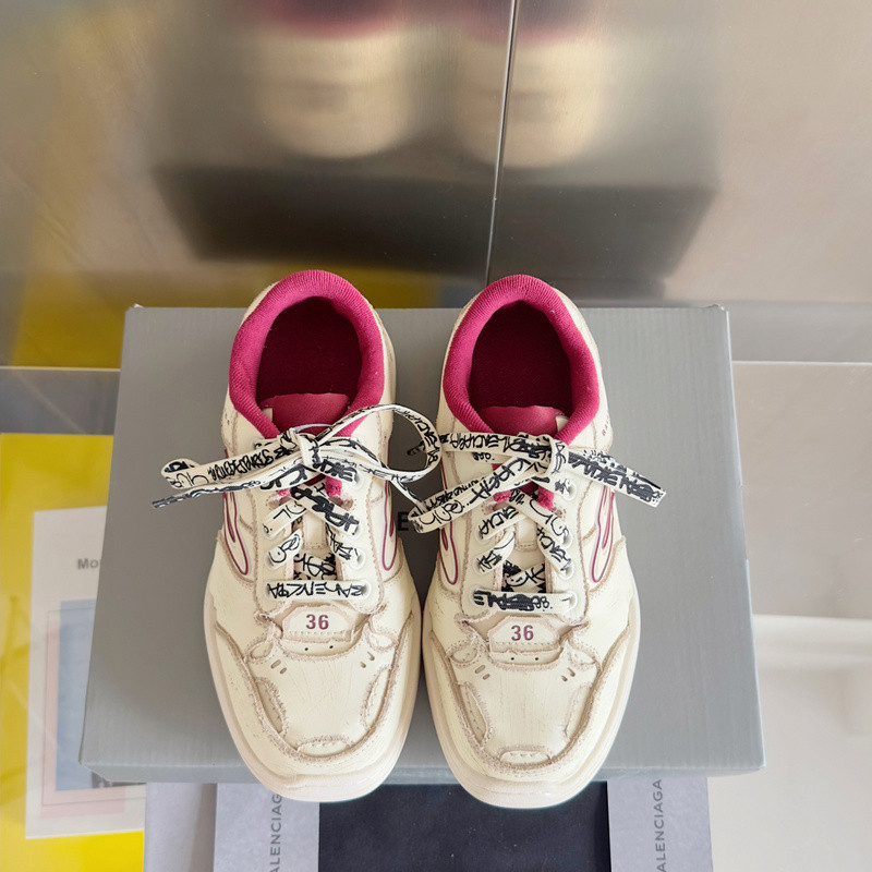 Ba1en*iaga launches new hamptons sneaker
