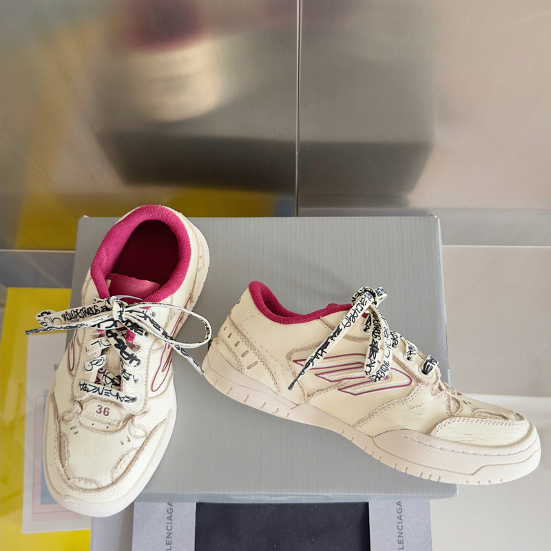 Ba1en*iaga launches new hamptons sneaker