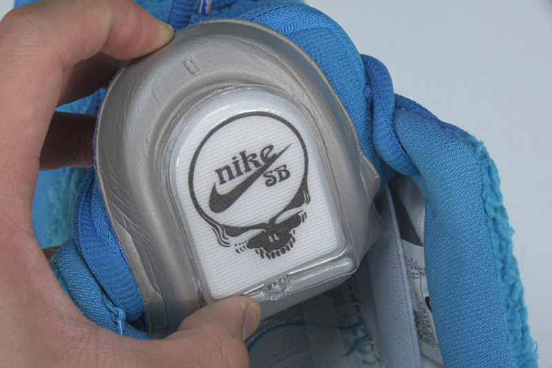 Grateful Dead x Nike SB Dunk Low “Blue Bear” CJ5378-400
