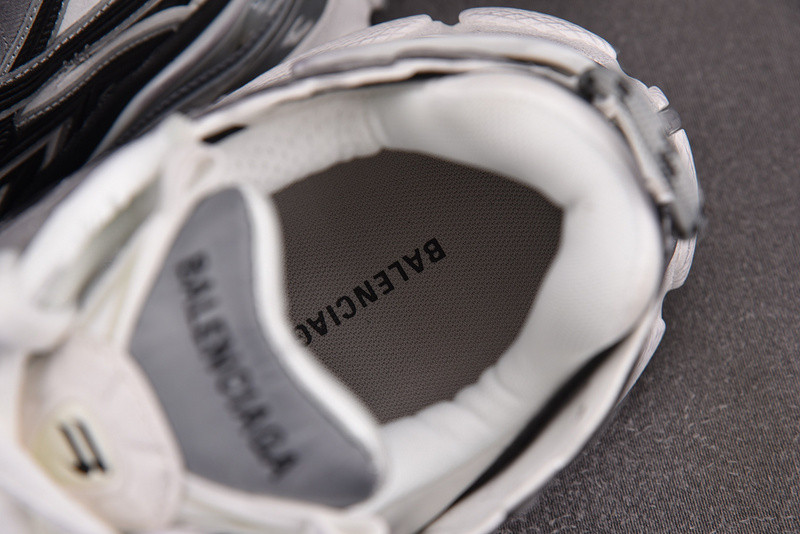 Ba*len*cia*ga runner 677403-w3rb5-9012