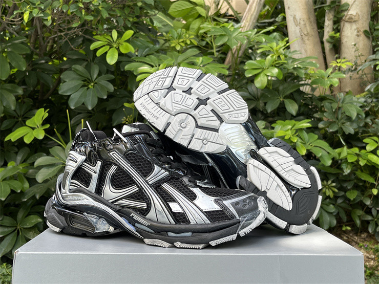 Ba1en*iaga runner 772767-w3rmu-1100