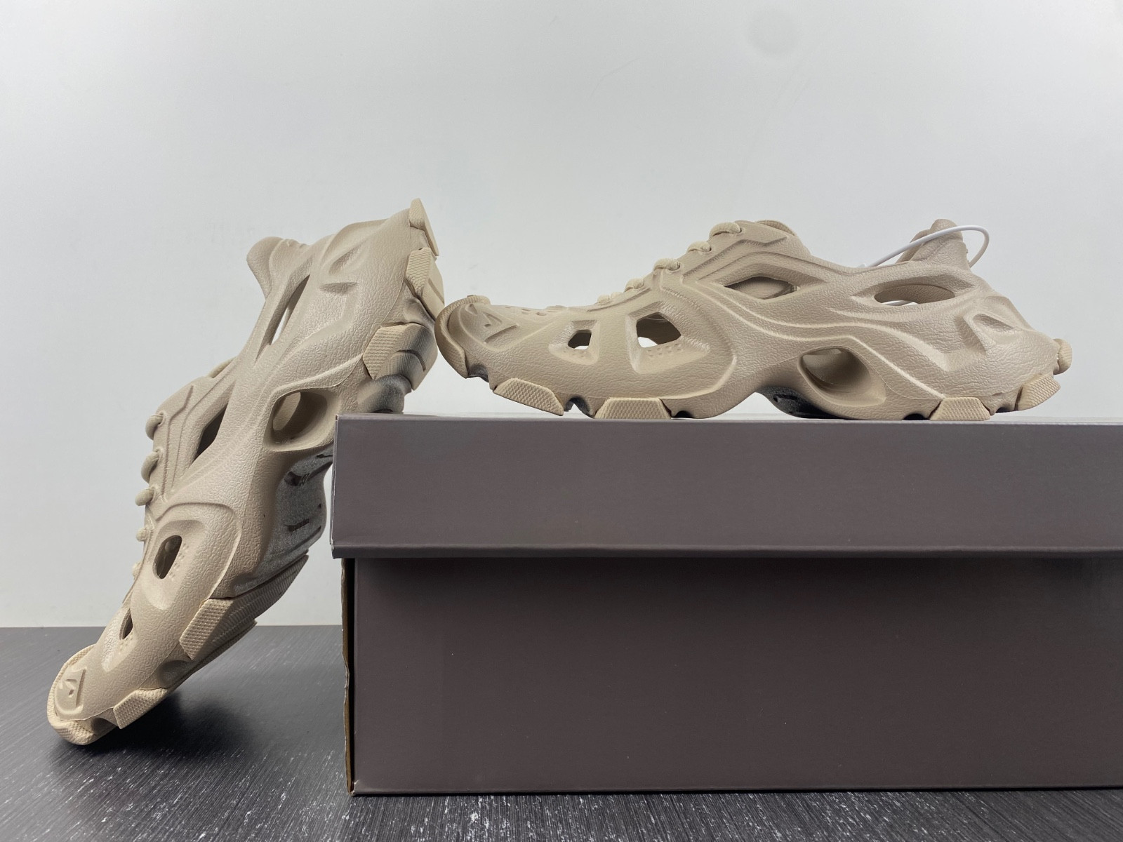 Ba*len*cia*ga blc* hd lace-up sneaker 702416w3ces9300