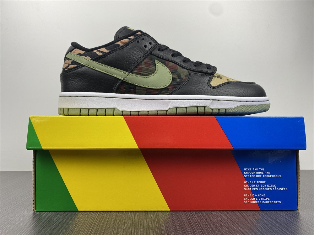 NIKE DUNK LOW SE