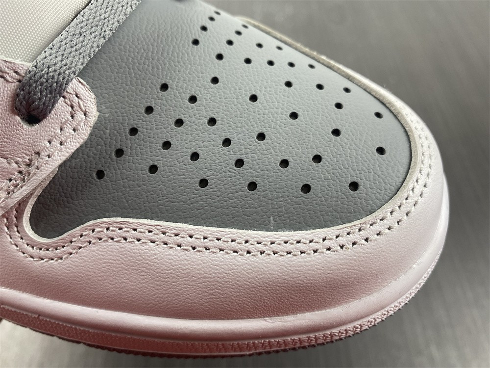 Air Jordan 1 High OG “Stealth” 555088-037