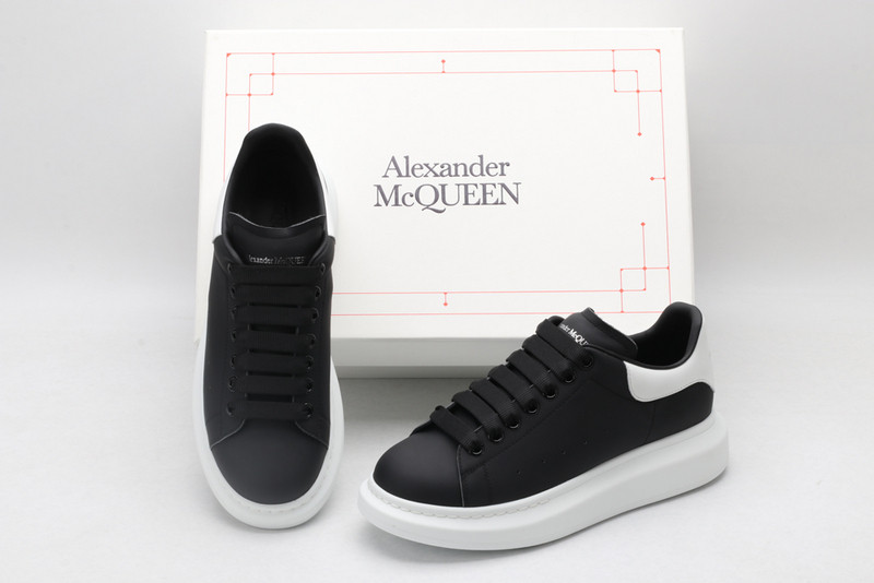 a1exa*der Mcqv*en sneaker