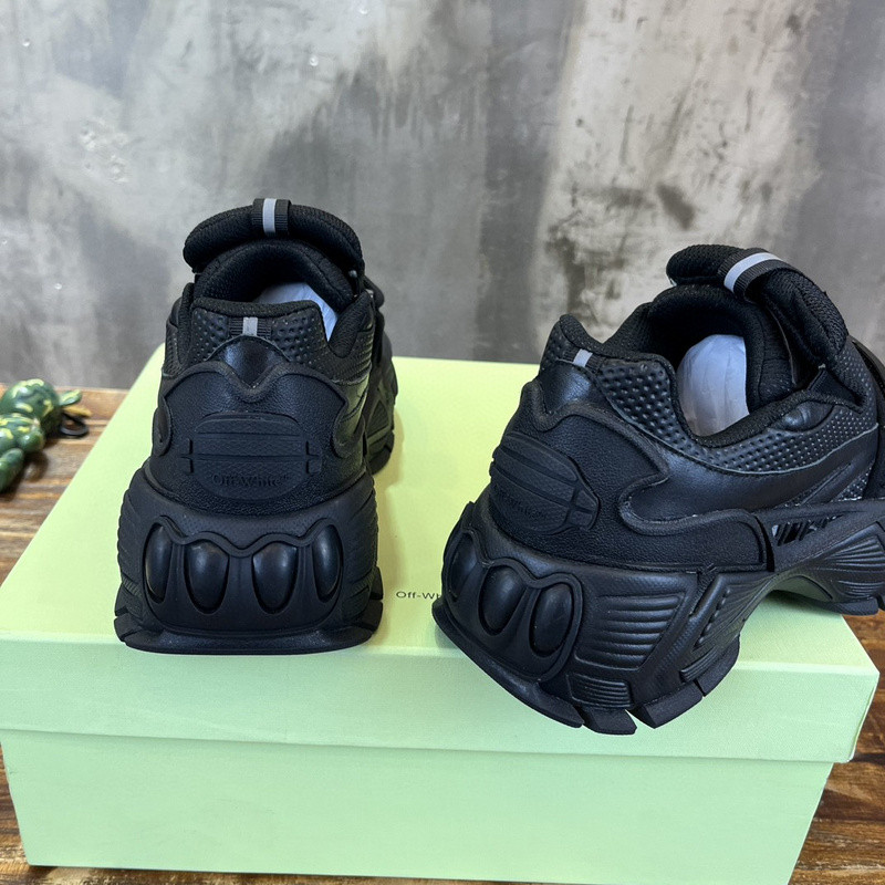 Glove Slip On in black