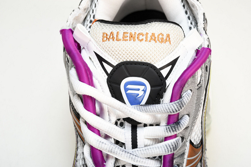 Ba*len*cia*ga runner 772774-w3rbw-9168 (it’s not the same as the previous one!)