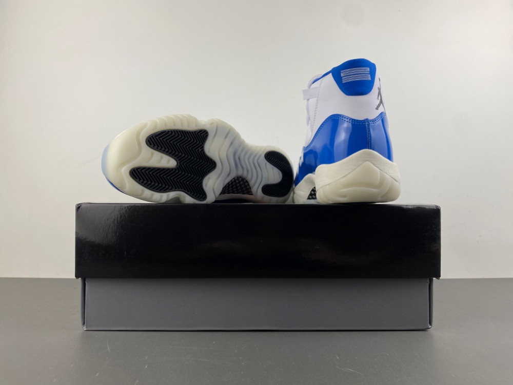 Air Jordan 11 Sail / Sport Royal Colorway IO8959-133