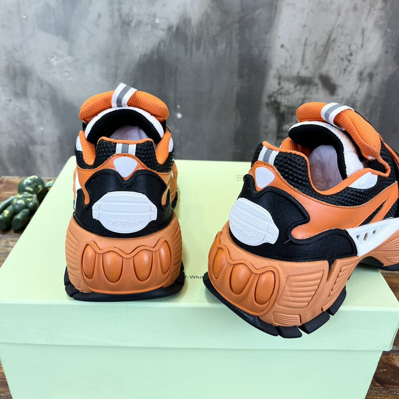 GLOVE SLIP ON in orange