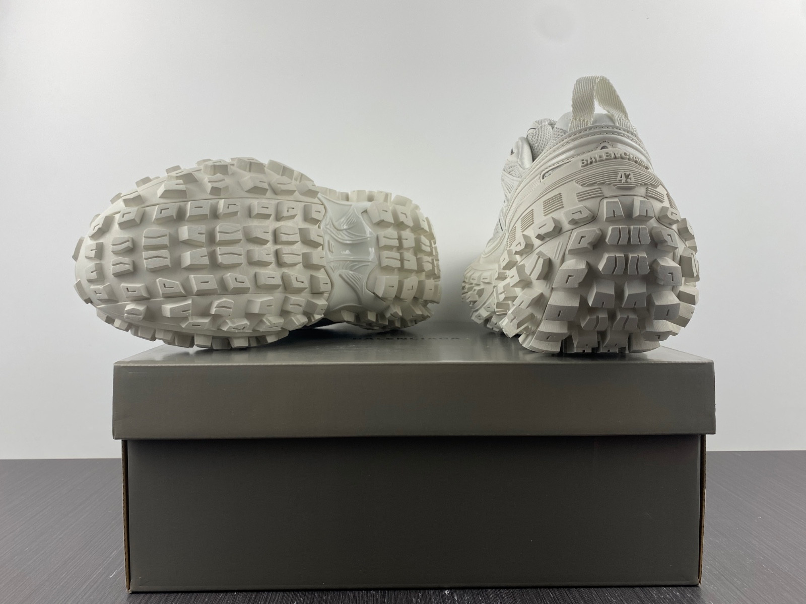 Ba*len*cia*ga bouncer chunky-sole sneakers