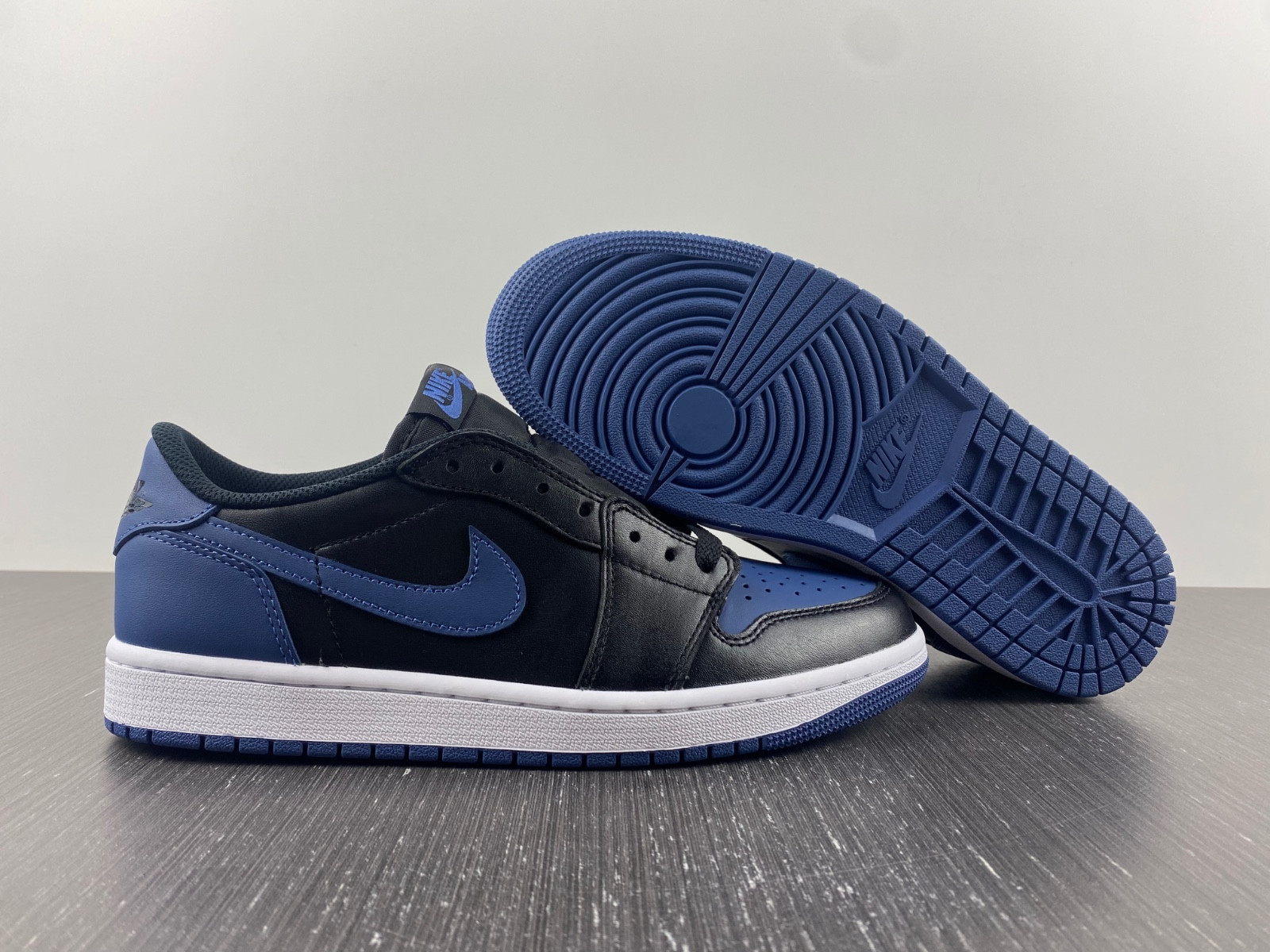 Jordan 1 Retro Low OG Mystic Navy CZ0790-041