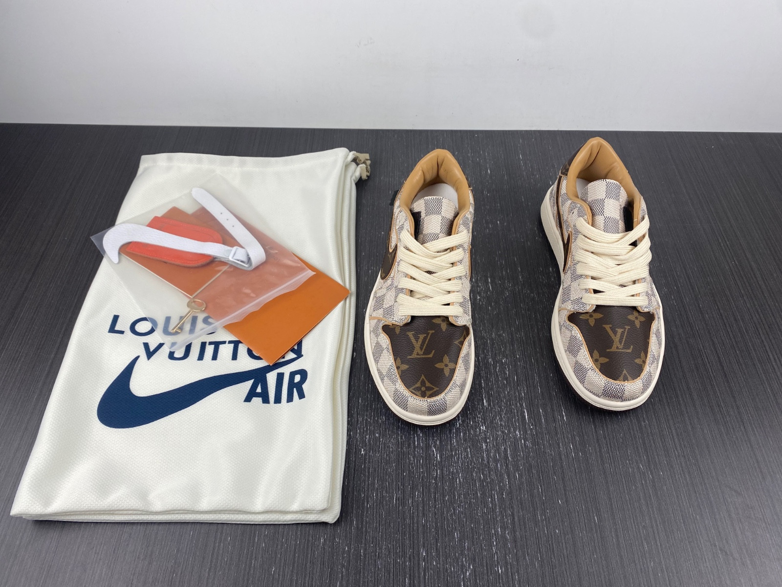 NIKE AIR FORCE 1 LOW BY VIRGIL ABLOH ( SPECIAL SHOES BOX)