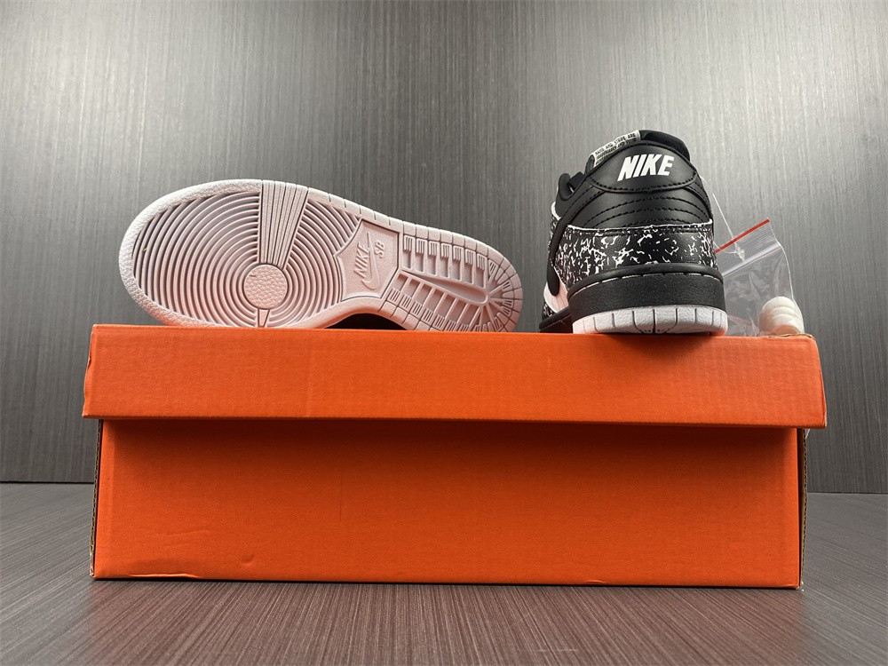 NIKE SB DUNK LOW PREMIUM GS