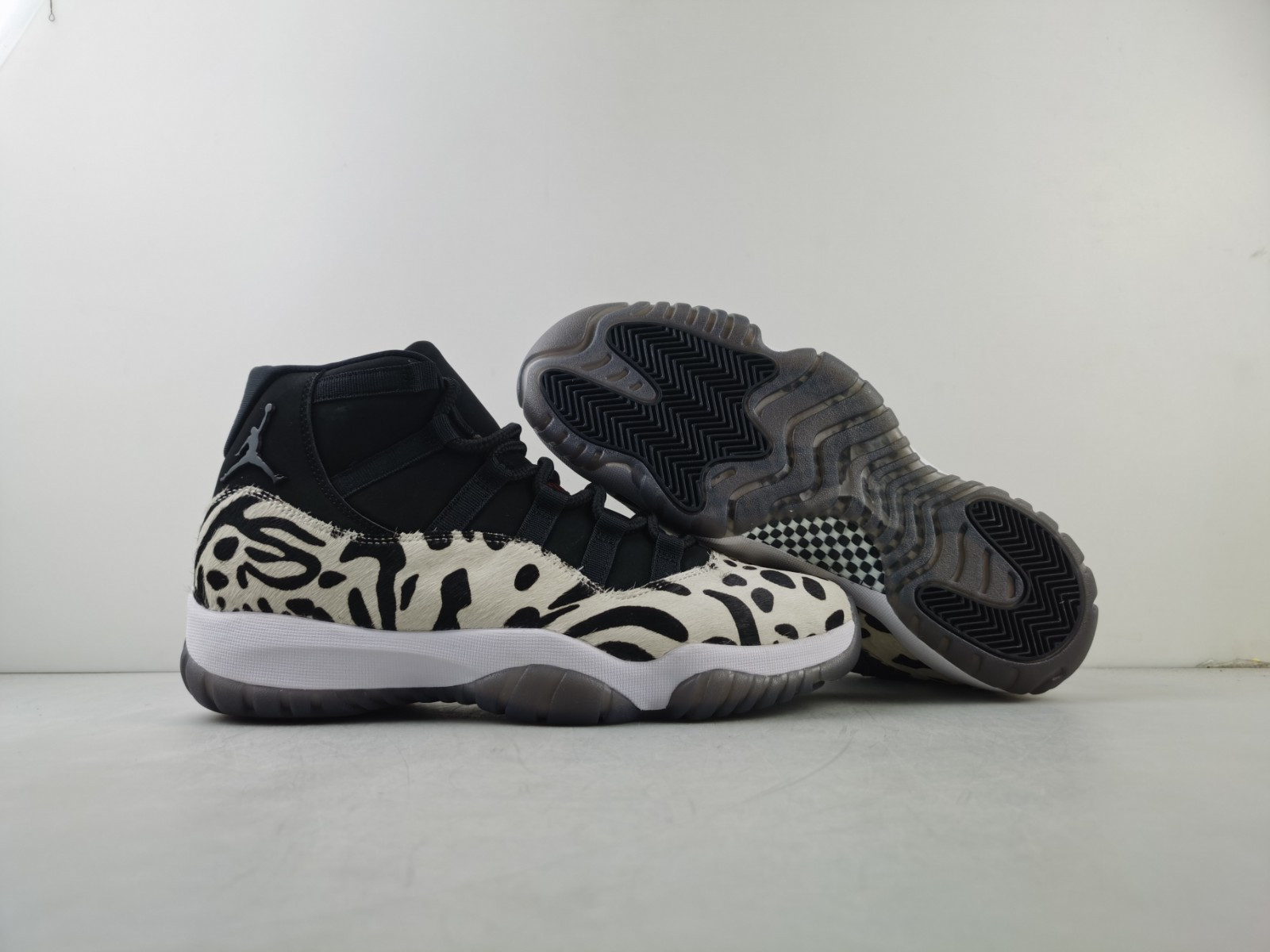 AIR JORDAN 11 “ANIMAL INSTINCT” AR0715-010
