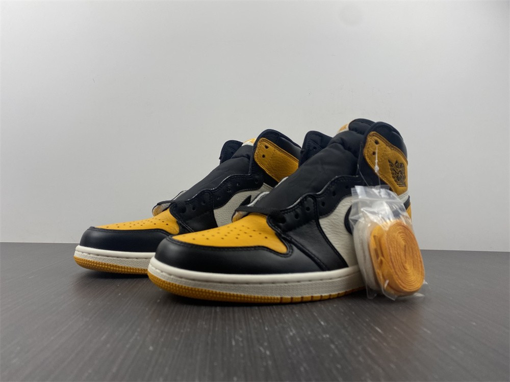Air Jordan 1 High OG “Yellow Toe” 555088-711