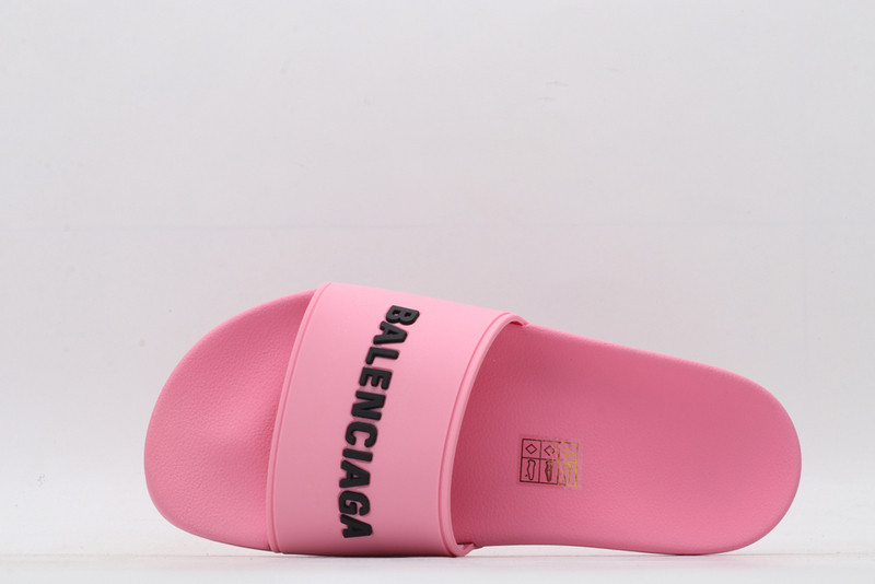 Ba*len*cia*ga pink slides
