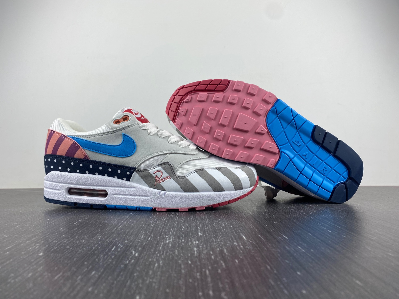 Nike Air Max 1 Parra (2018) - AT3057-100