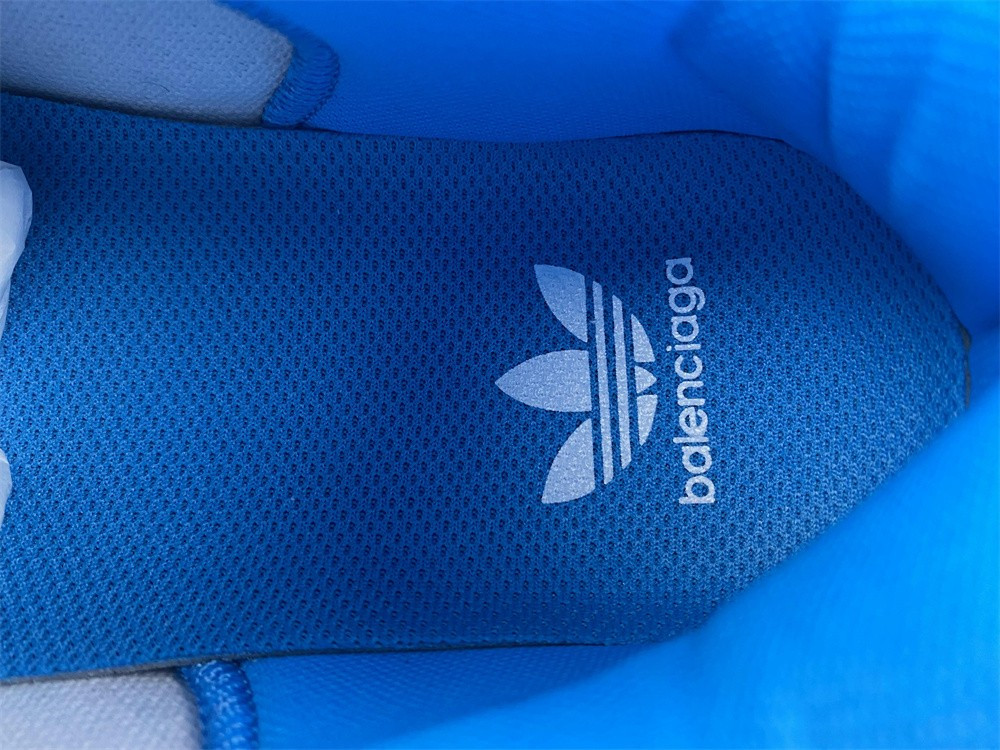 Ba*len*cia*ga triple s 71020 w2rb6 0203