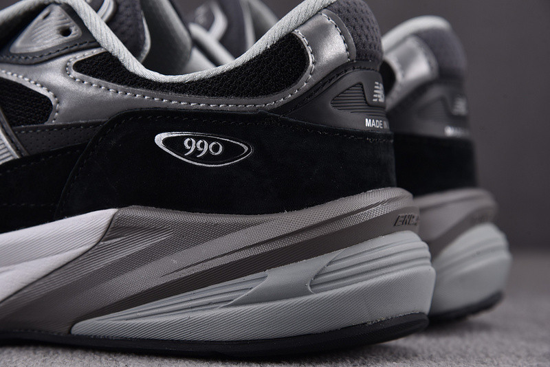 New Balance NB990 V6 M990BK6