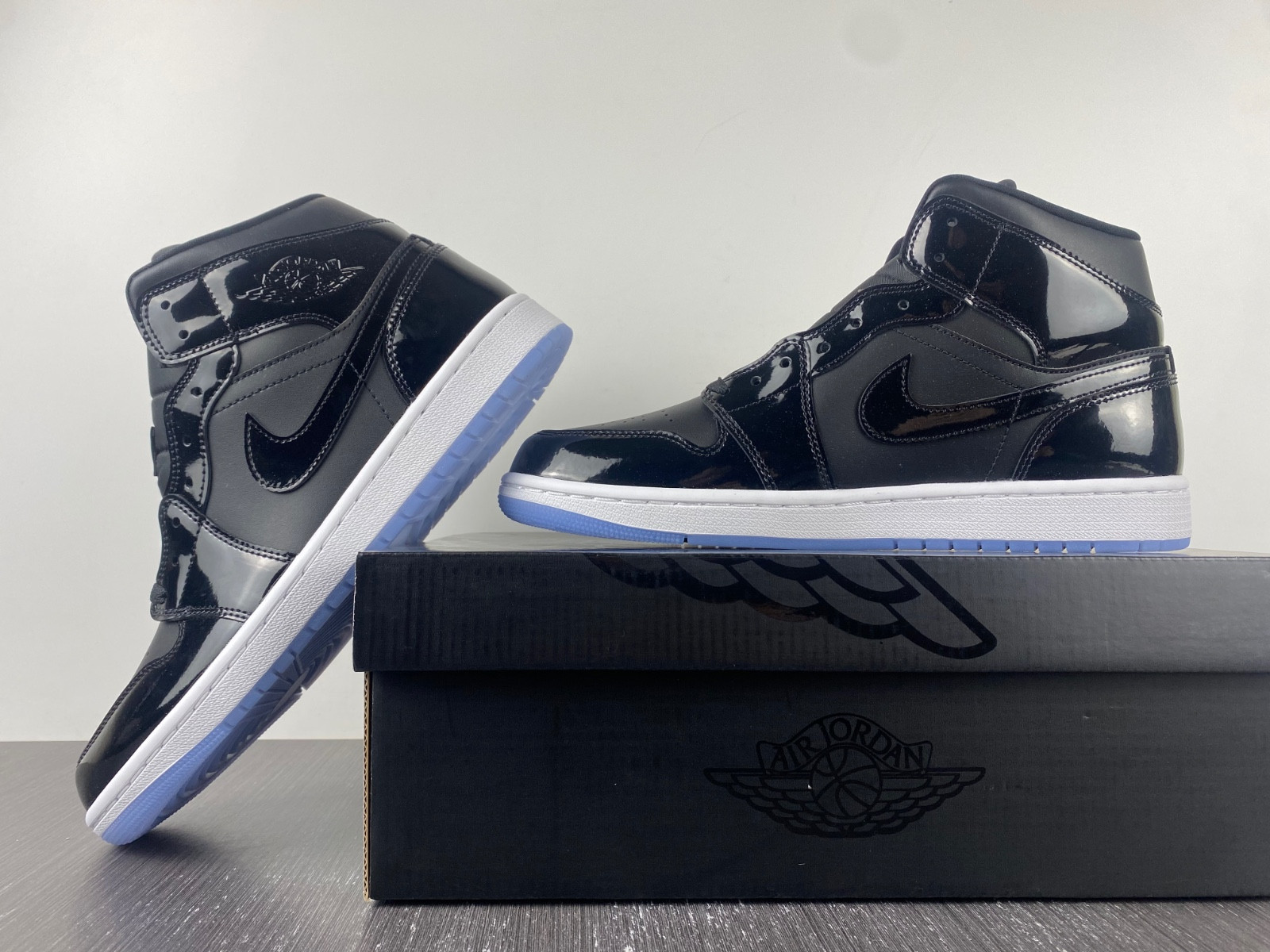 Jordan 1 Mid SE Space Jam - DV1308-004