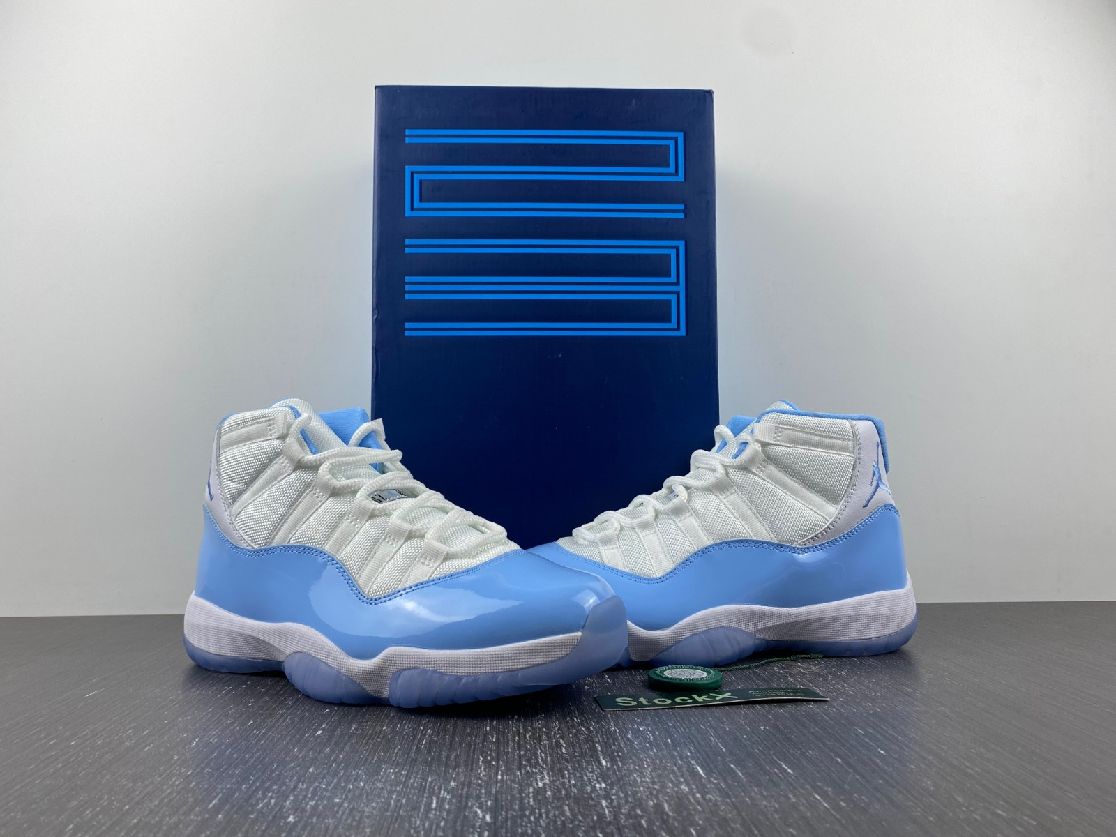 Air Jordan 11 WMNS CT8012-141