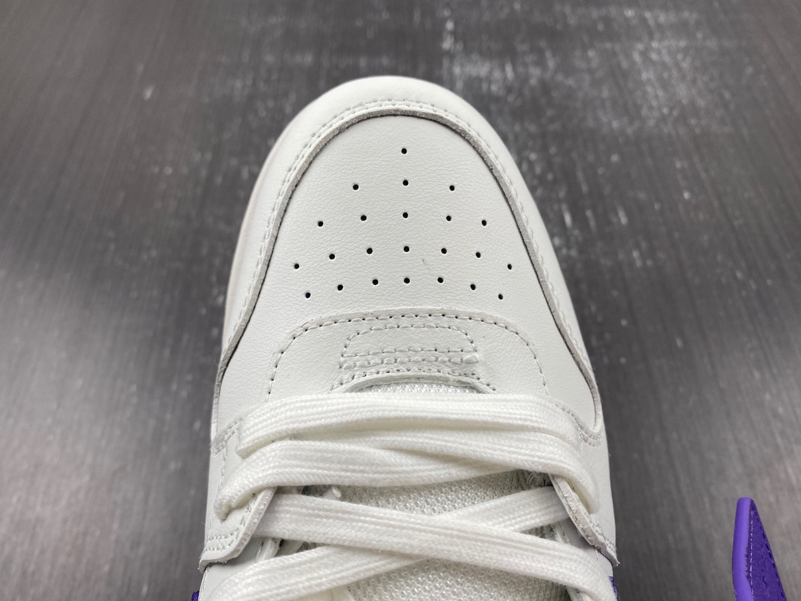 Off-White c/o Virgil Abloh