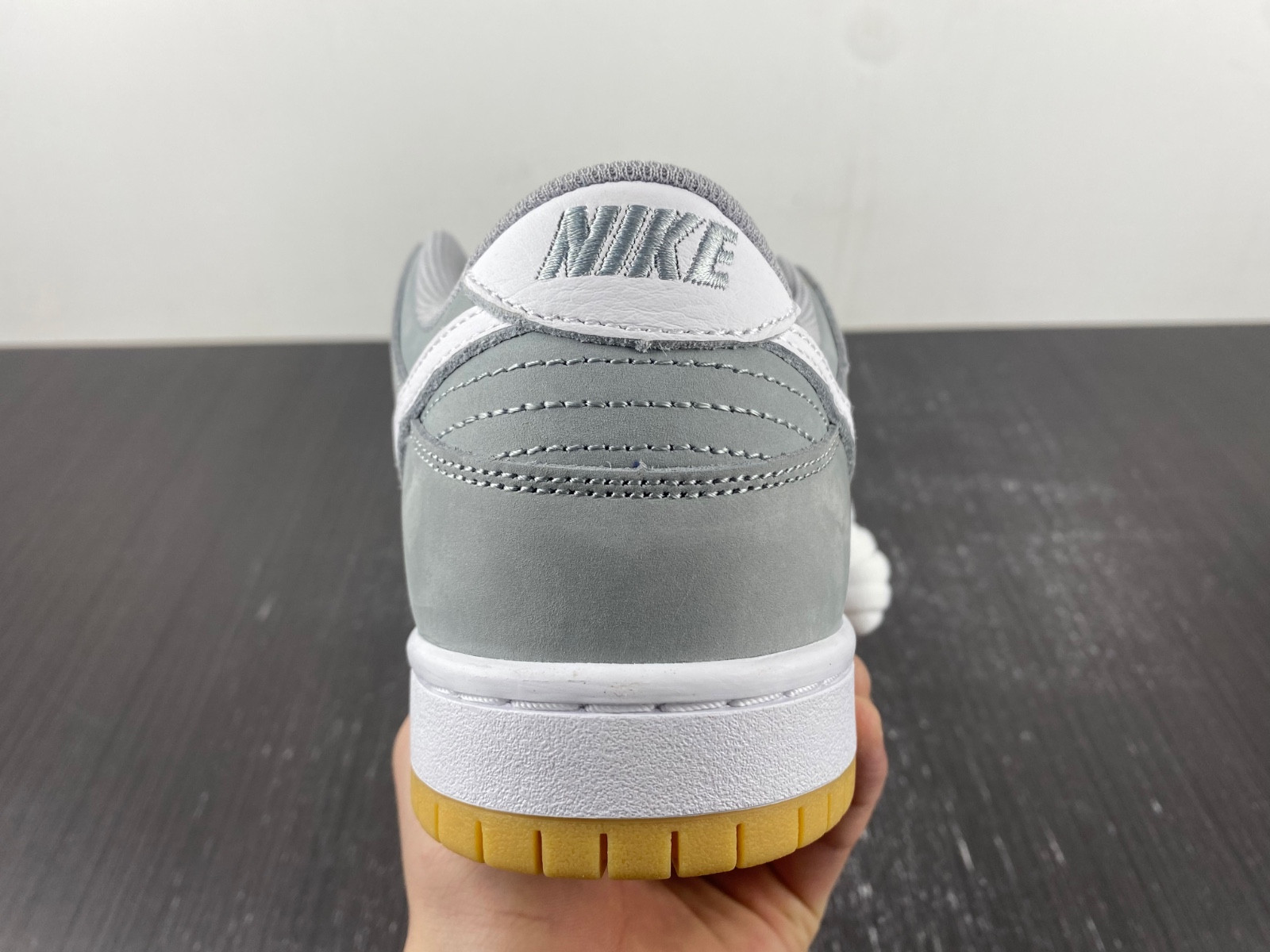 Nike SB Dunk Low “Grey Gum” DV5464-001