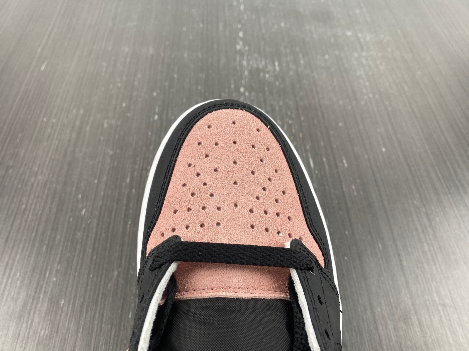 Jordan 1 Low OG Bleached Coral CZ0790-061