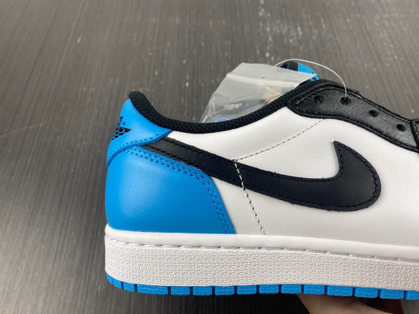 Jordan 1 Retro Low OG UNC CZ0790--104