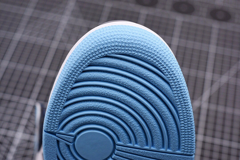 AIR JORDAN 1 UNC PATENT LEATHER CD0461-401