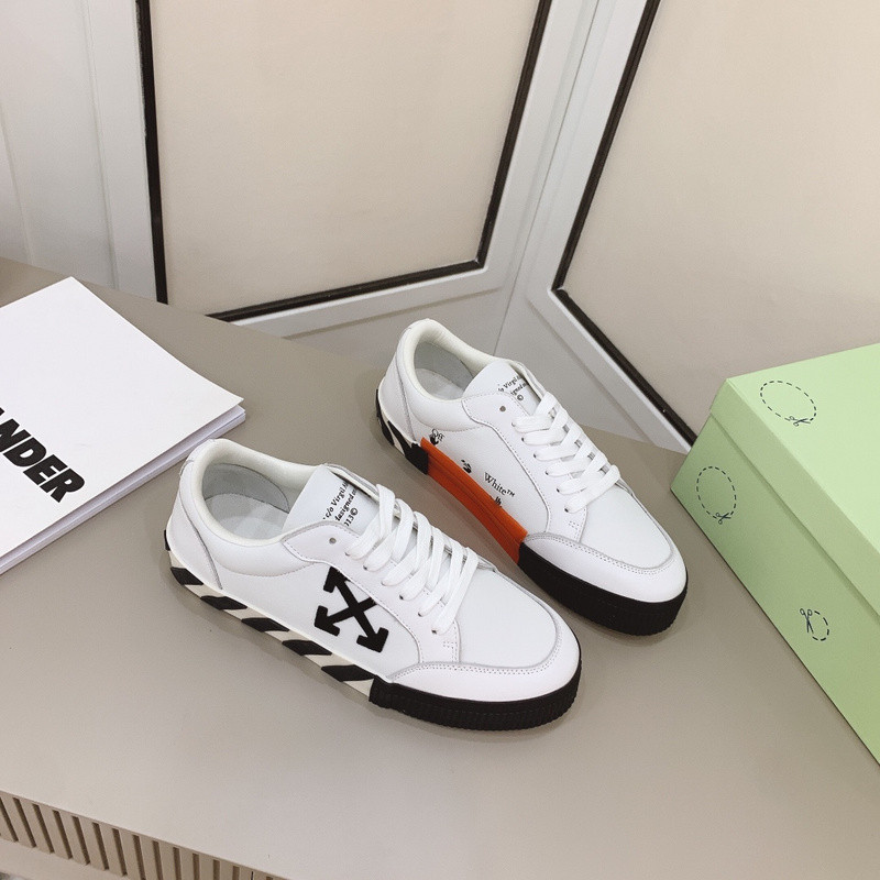 Off-White c/o Virgil Abloh