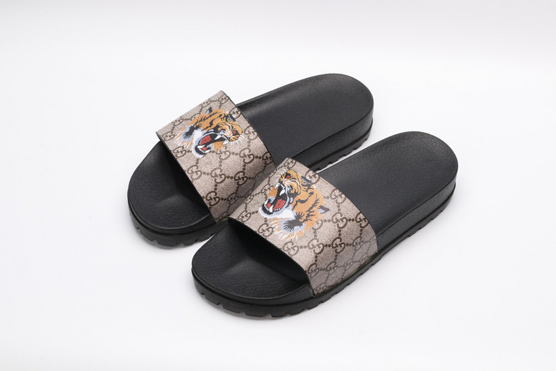 GUC LEATHER SLIDE
