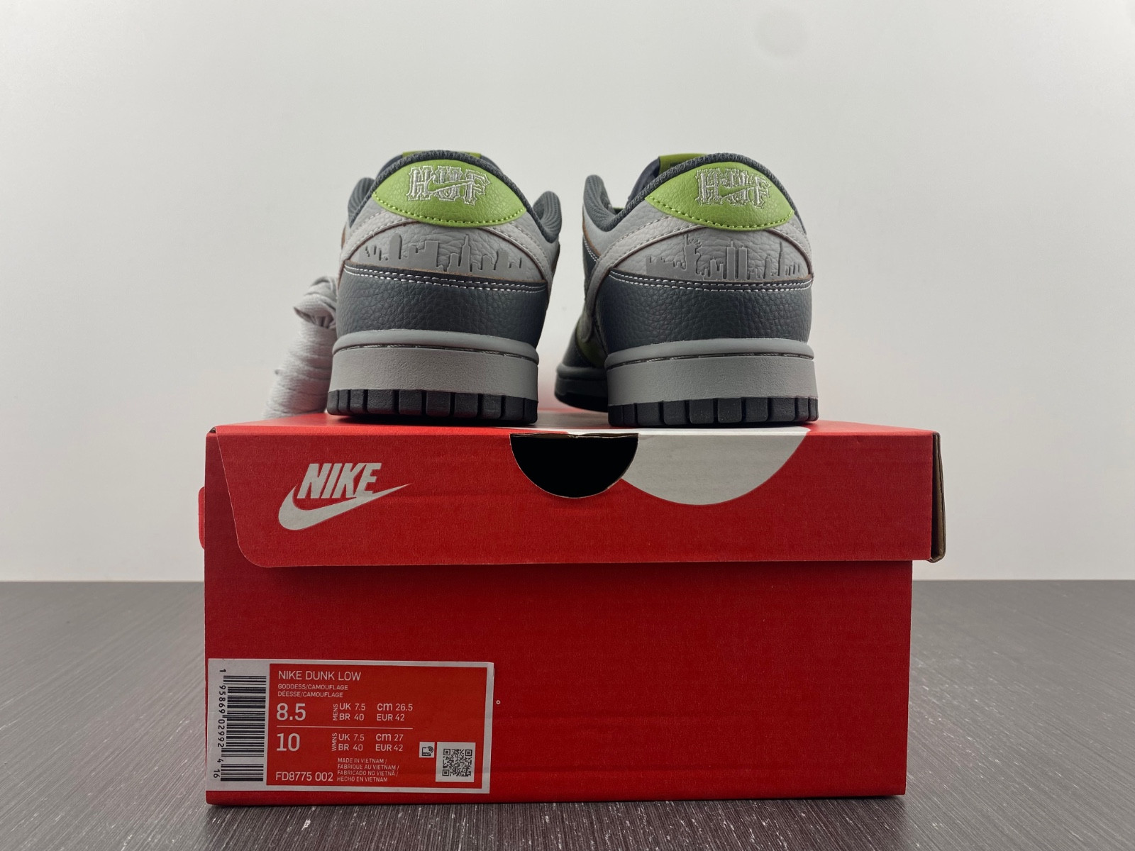 HUF x Nike SB Dunk Low FD8775-002