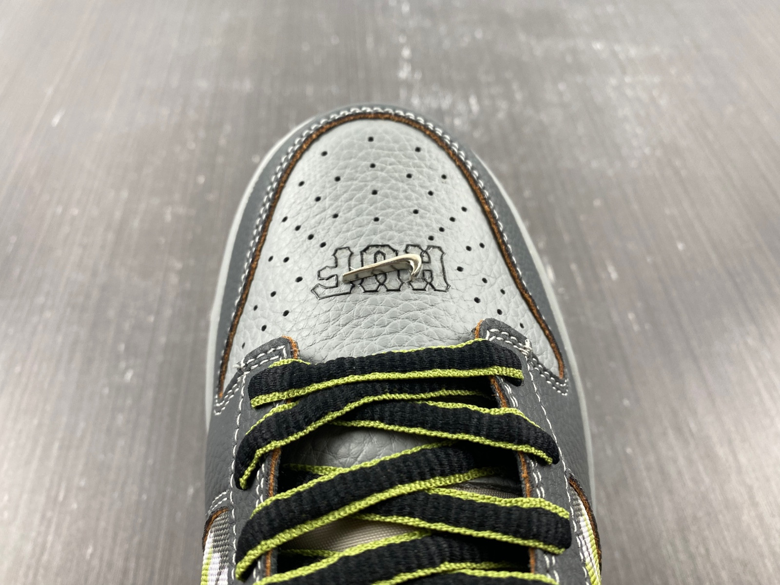 HUF x Nike SB Dunk Low FD8775-002