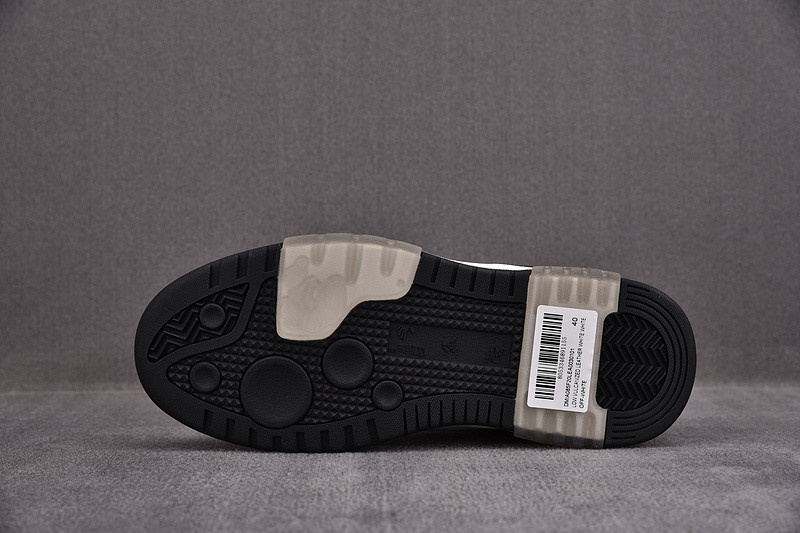 Off-White c/o Virgil Abloh