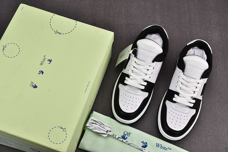 Off-White c/o Virgil Abloh