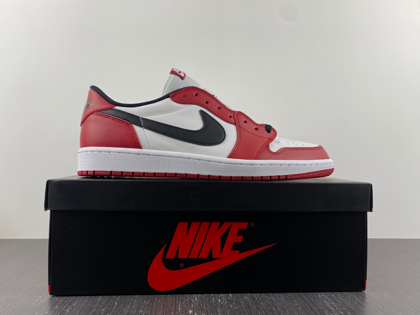 Jordan 1 Retro Low Chicago (2016) 705329-600