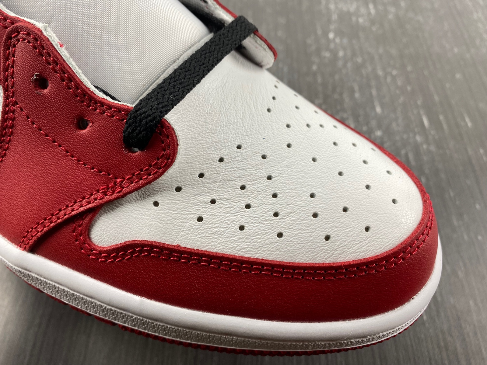 Jordan 1 Retro Low Chicago (2016) 705329-600