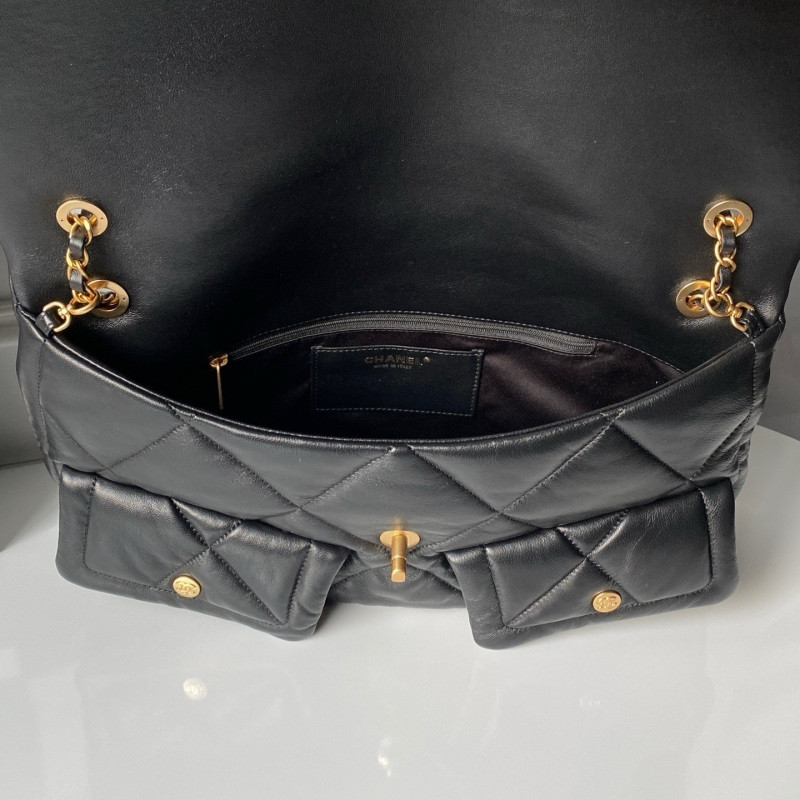 Ch**el 25k runway style hobo shopping bag