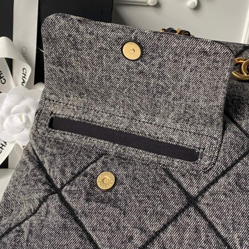 Ch**el shopping bag in shiny lambskin (as5740)