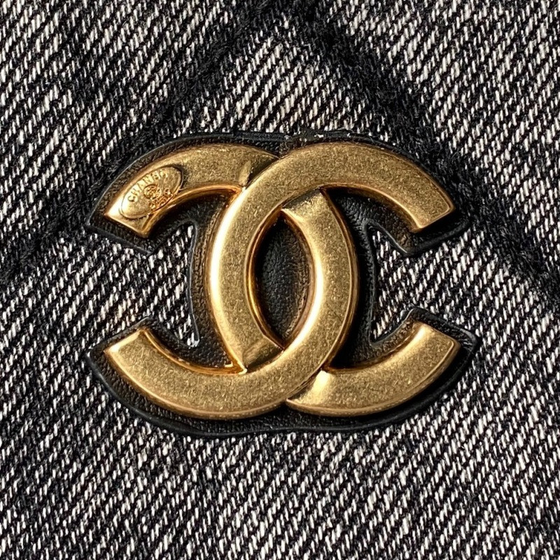 Ch**el shopping bag in shiny lambskin (as5740)