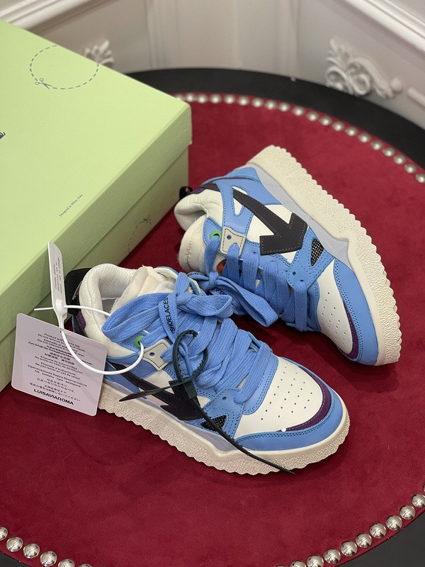 Off-White c/o Virgil Abloh